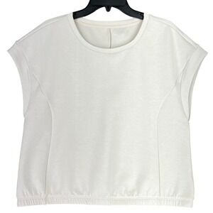 Avia Scuba Crew Tee Size M Relaxed‎ Activewear Shirt Square Athleisure Workout